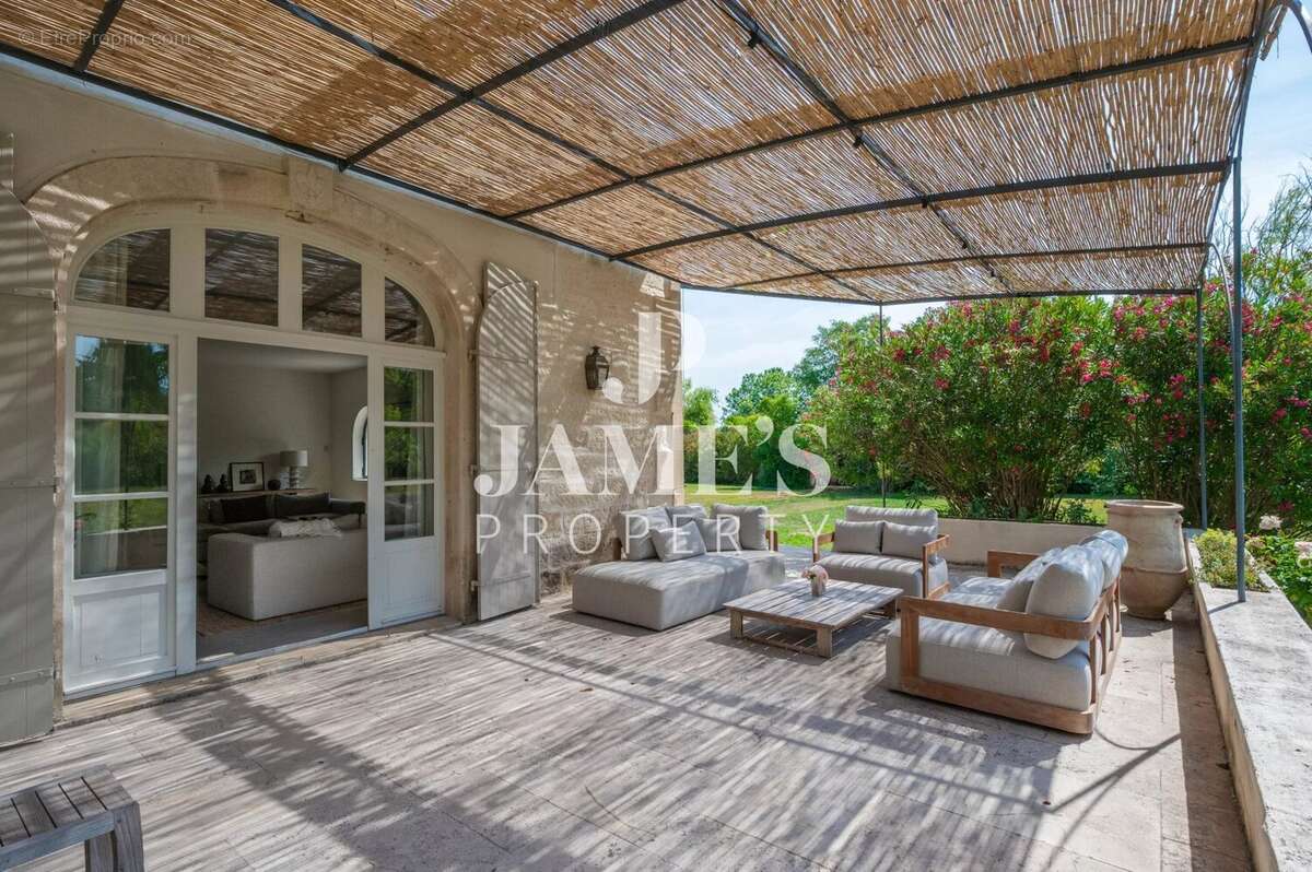 Maison 320 m² à Saint-Remy-De-Provence  - photo 7