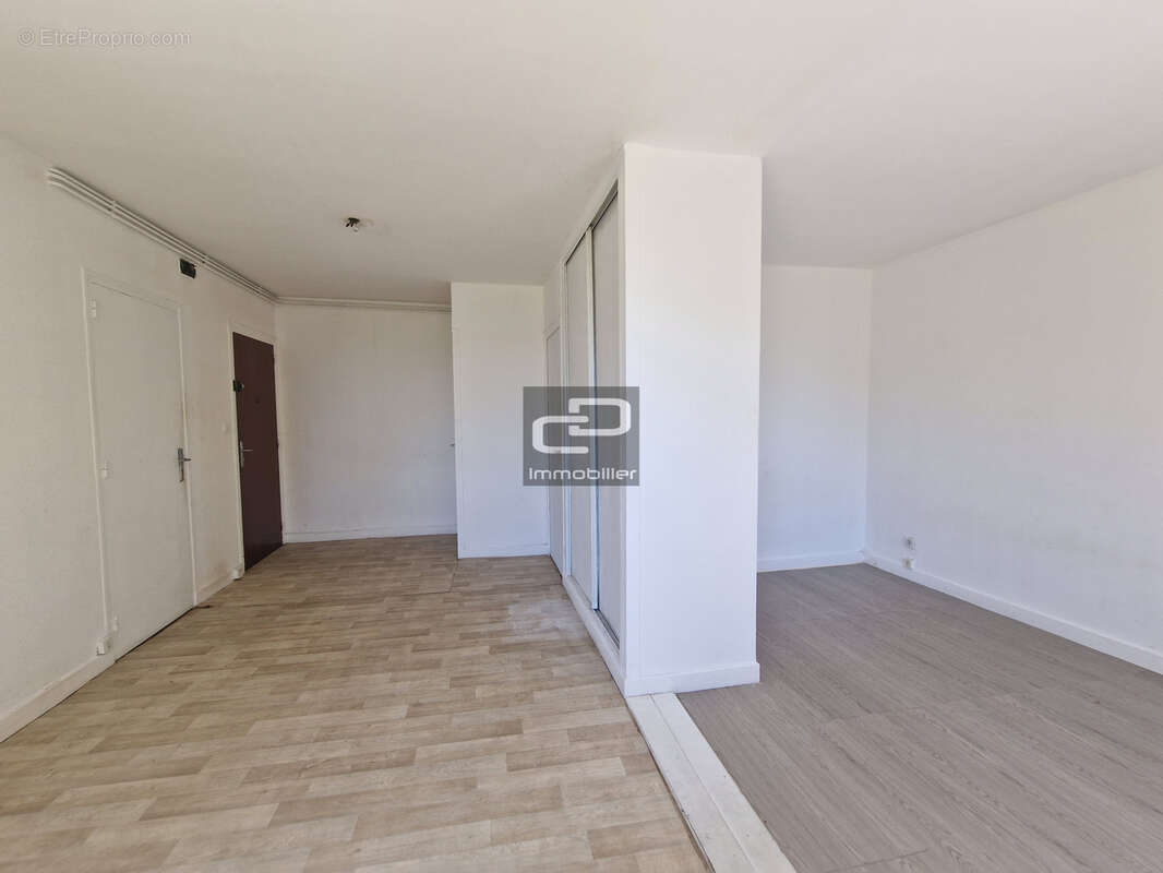 Appartement à GENAY