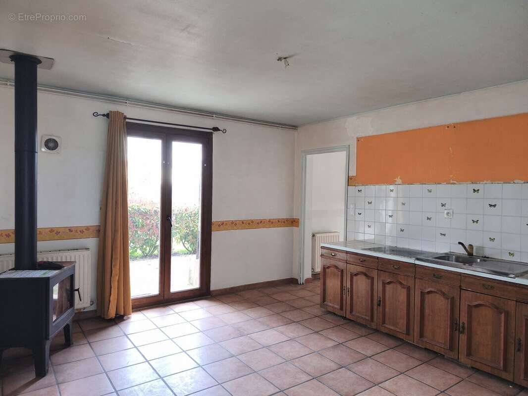 Maison à JAYAT
