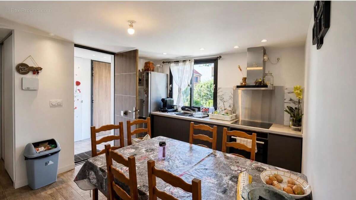 Maison 263 m² à Villeurbanne  - photo 8