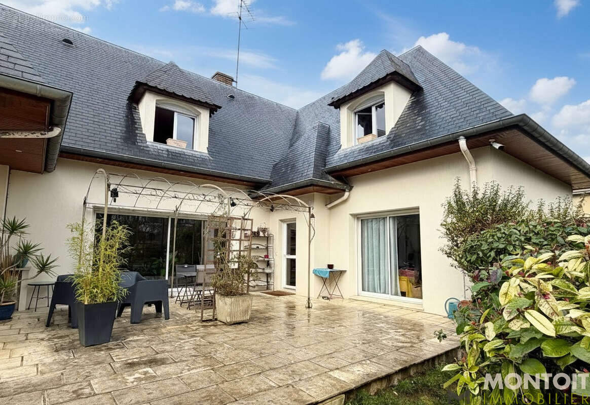 Maison à THIAIS