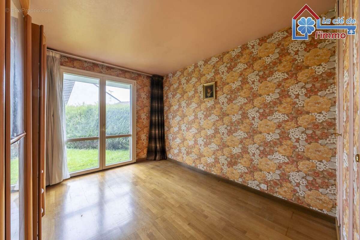 Maison à MOISSY-CRAMAYEL