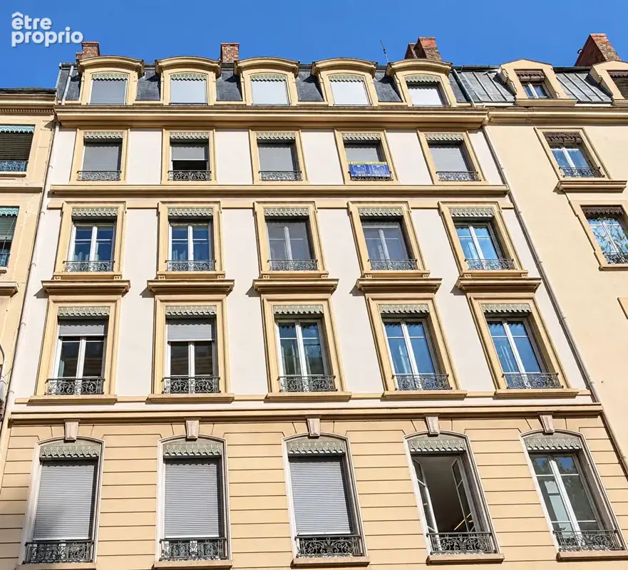 Lyon 3ème Garibaldi T4 97m²  Quatrième étage avec ascenseur, caves, grenier et garage - photo 8