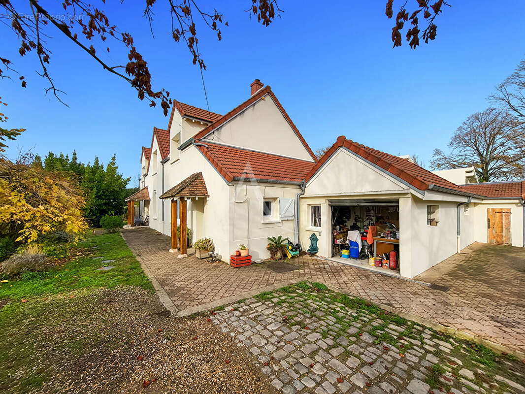 Maison à BRIE-COMTE-ROBERT