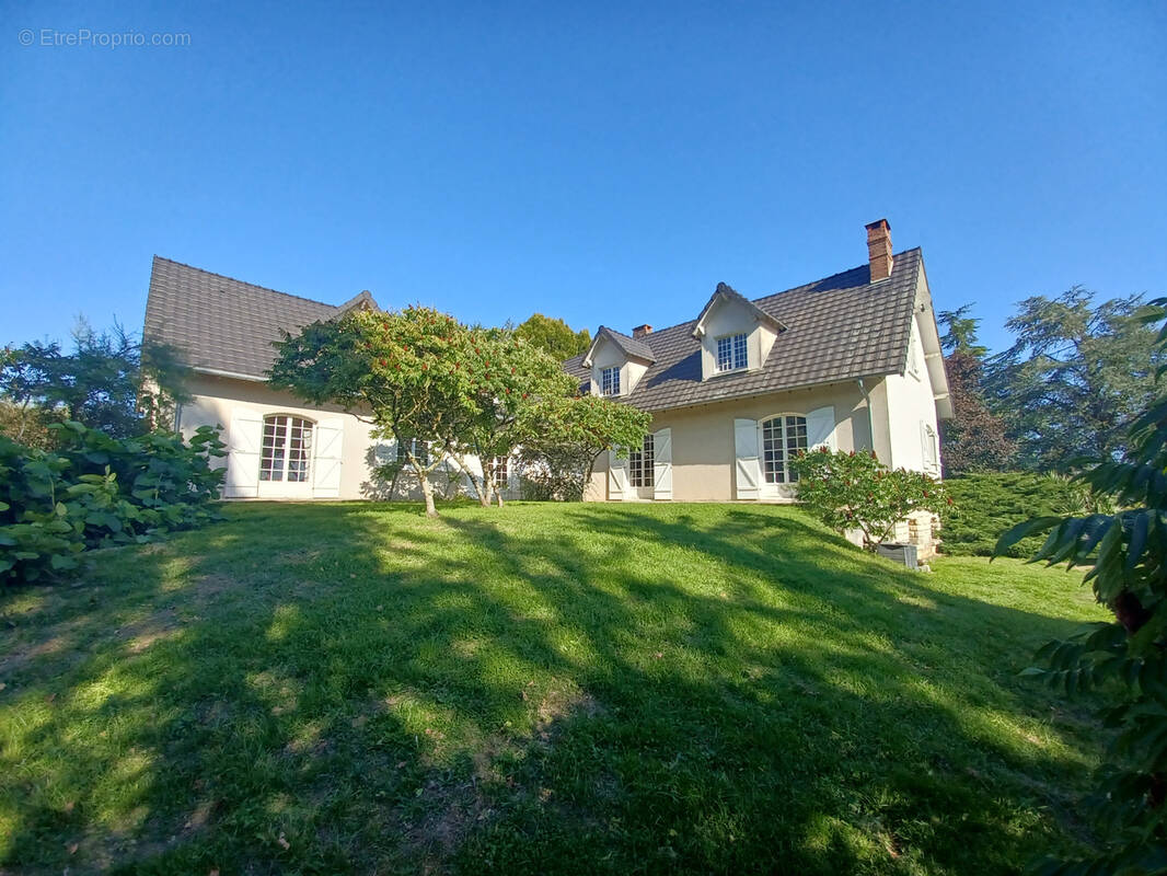 Maison à SAINT-MARTIN-DES-CHAMPS