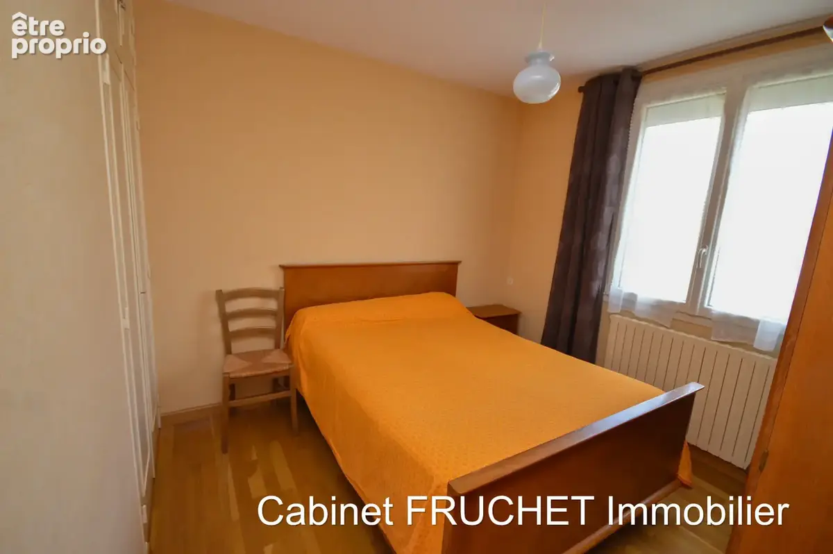 CHANTONNAY - Agréable maison 3 chambres, terrain et garage - photo 10