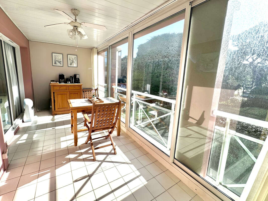 Appartement T2 meublé avec loggia et stationnement privatif - photo 2