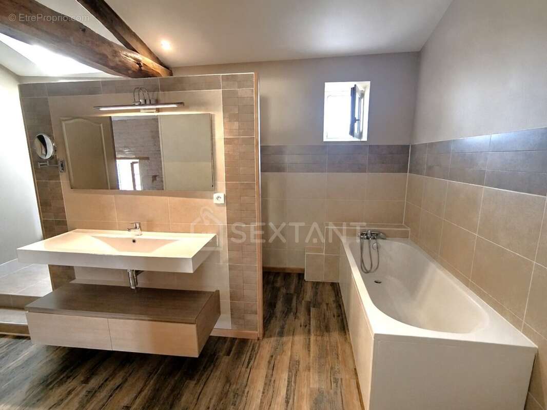 Charentaise de caractère  276 m² habitables  4 chambres  dépendances - photo 18