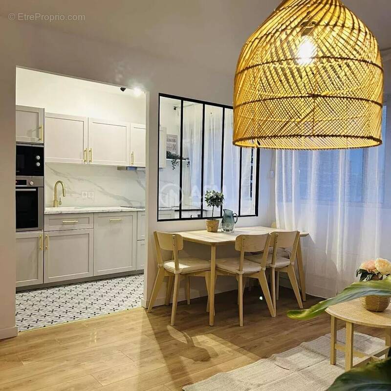 Appartement à LA GARENNE-COLOMBES
