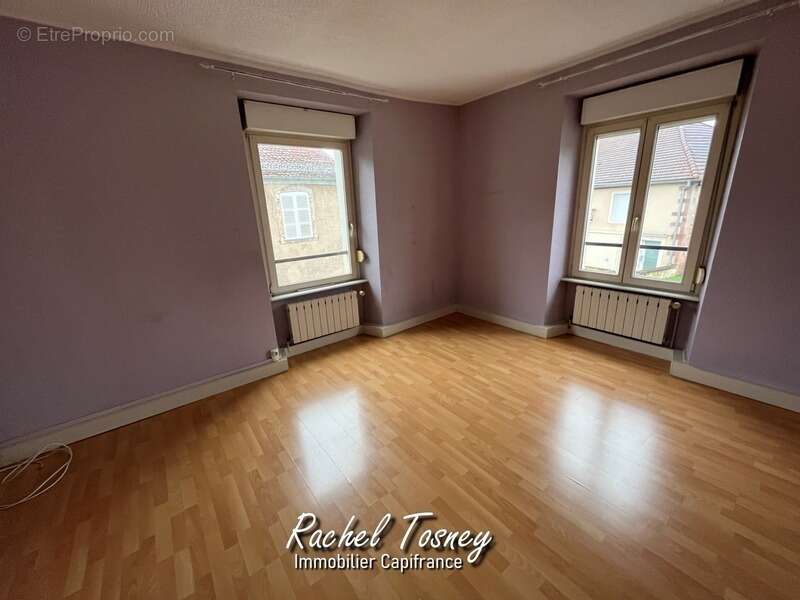 Appartement à CHAMPAGNEY