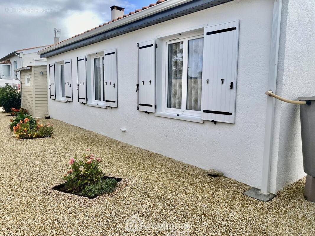 Peinture extérieure réalisée récemment. - Maison à LES SABLES-D&#039;OLONNE