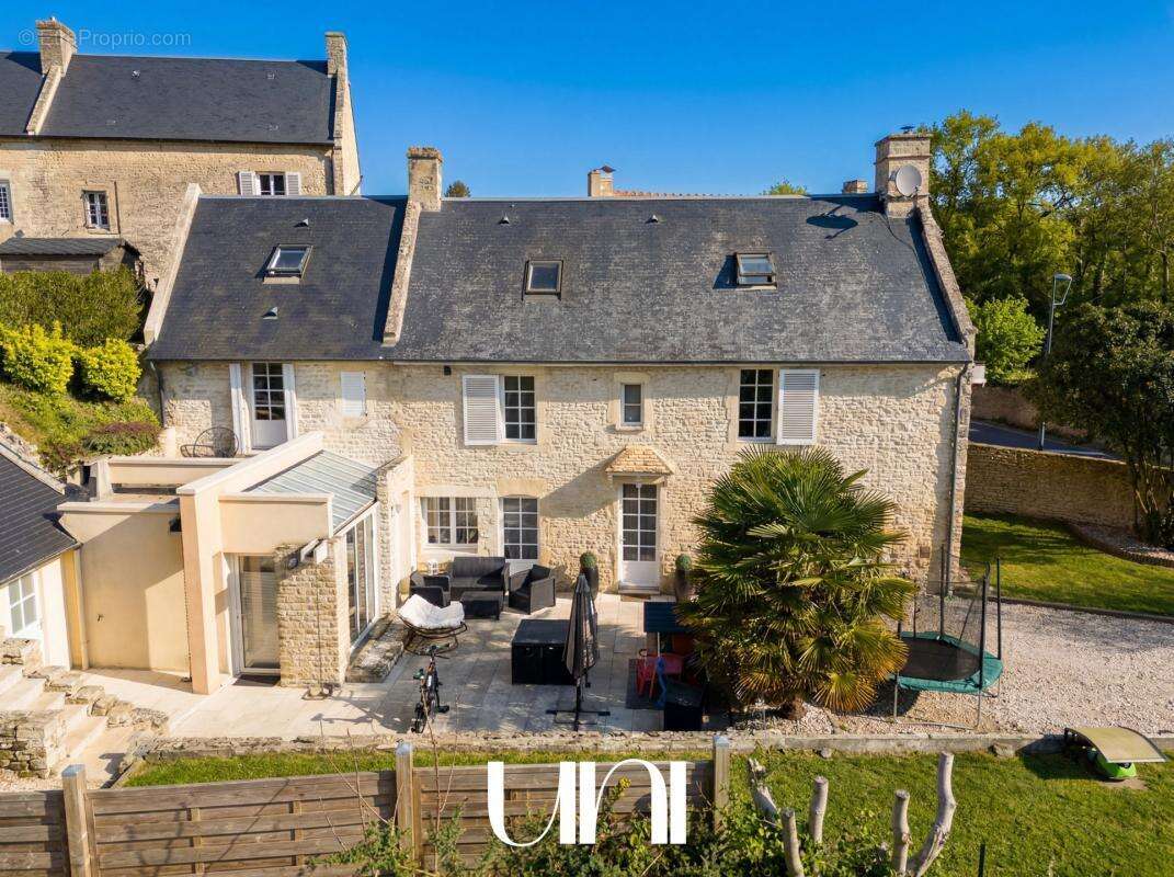 Maison à FONTAINE-HENRY