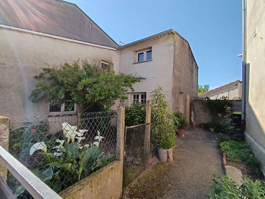 Maison à LIZAC