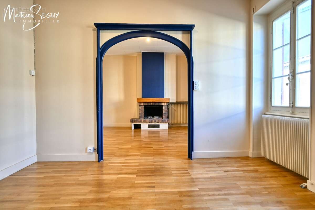 Ancienne maison du menuisier avec son atelier au coeur du village de Millery - photo 12