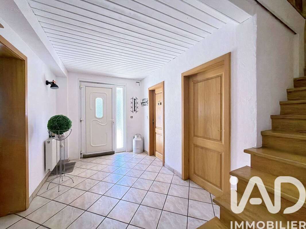 Maison 327 m² à Laning  - photo 8