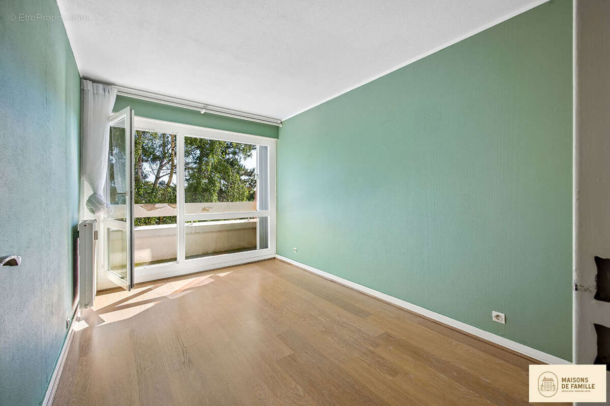 Appartement à LES ESSARTS-LE-ROI