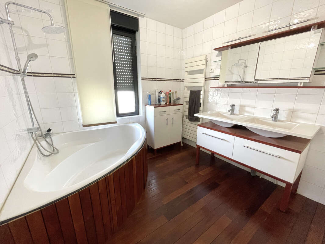 Maison à SAINT-QUENTIN