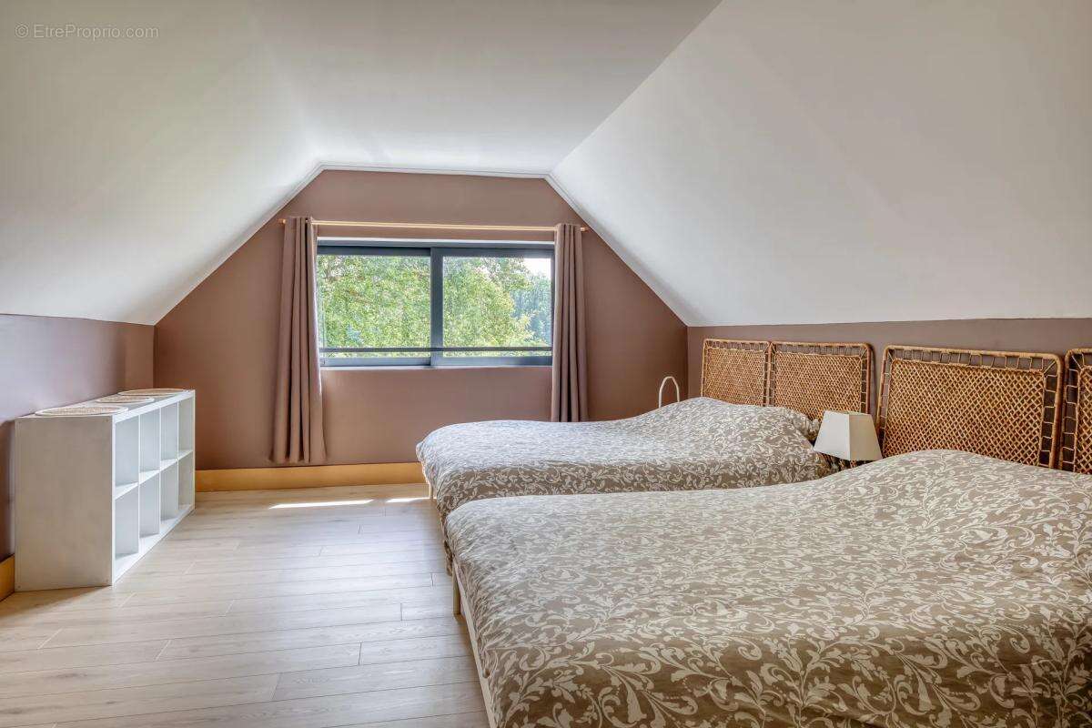 Maison de 7 pièces de 250 m² situé à Caumont - photo 12