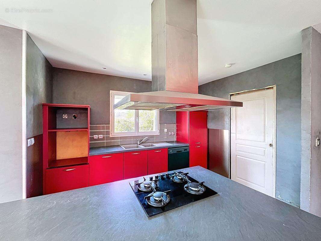 Maison à SAINT-DONAT-SUR-L'HERBASSE