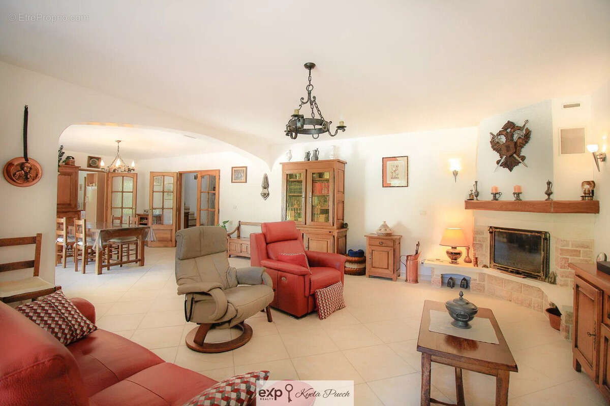 Villa, campagne Aixoise, Sud Luberon, piscine, terrasse, jardin, au calme - Maison à ROGNES