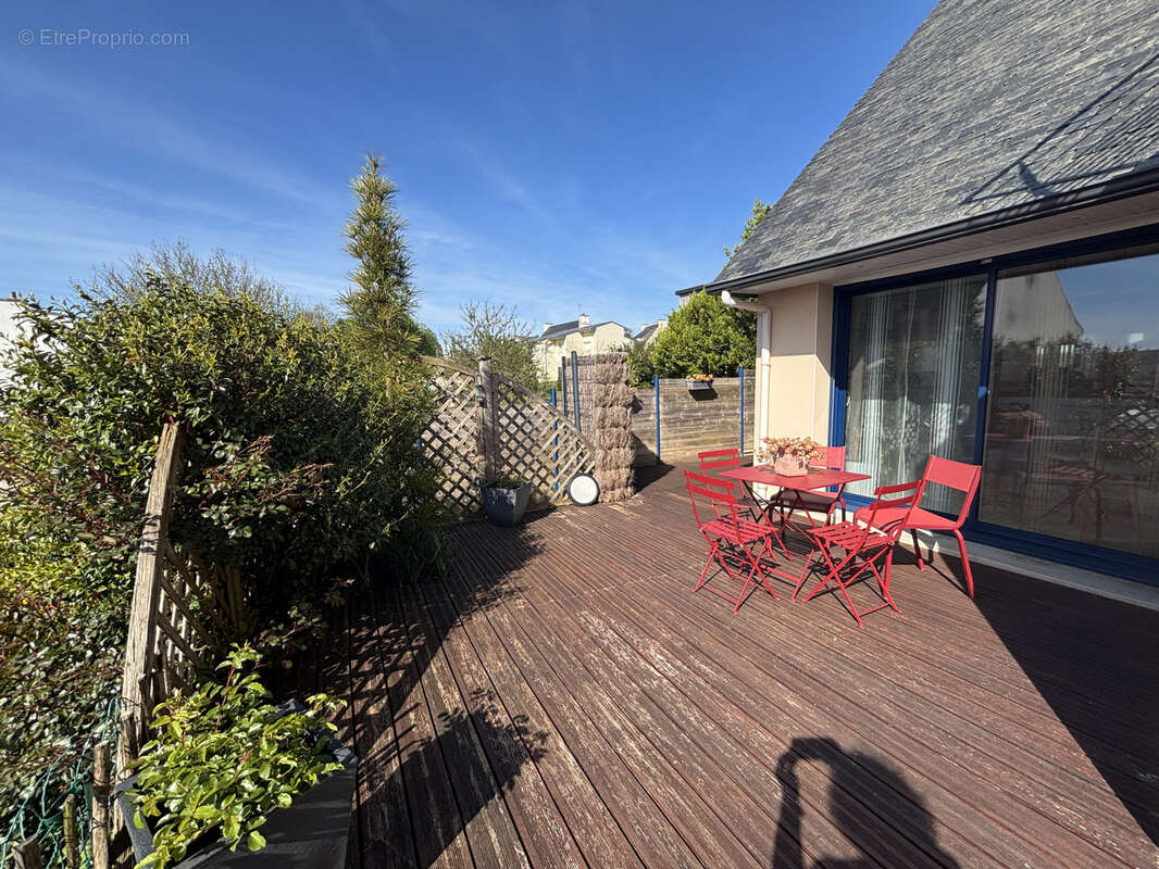 Maison à LE RELECQ-KERHUON