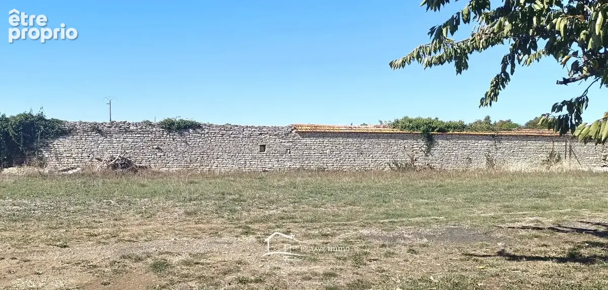 Terrain à NEUVILLE-DE-POITOU