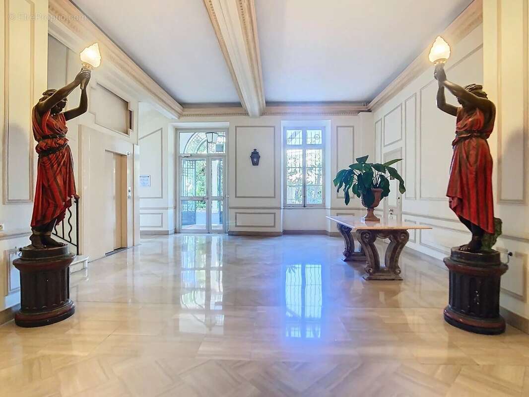 Palais provence dernier etage vue mer panoramique - photo 9