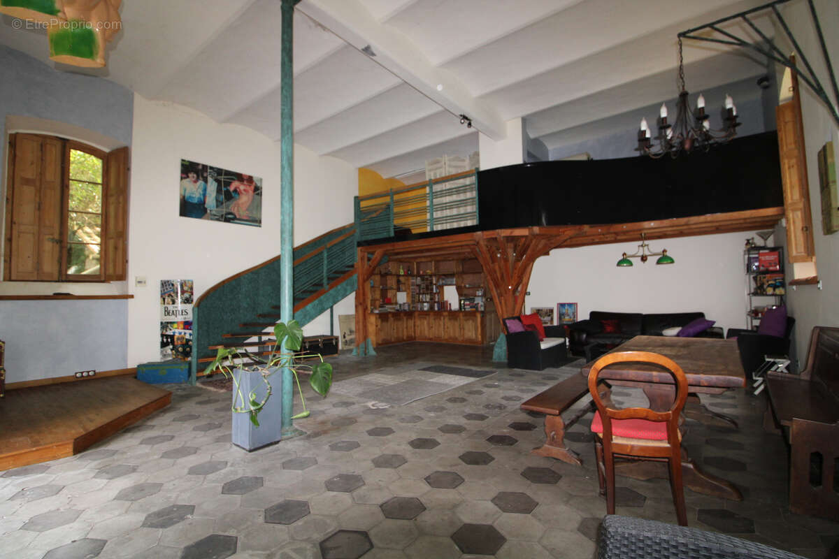 Maison à MOLIERES-SUR-CEZE