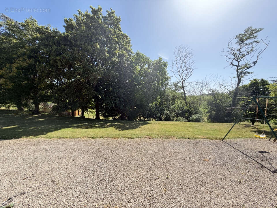 Propriété de 13 000 M2 avec maison de 200 M2 chai de 70 M2 et garage de 80 M2 - photo 20