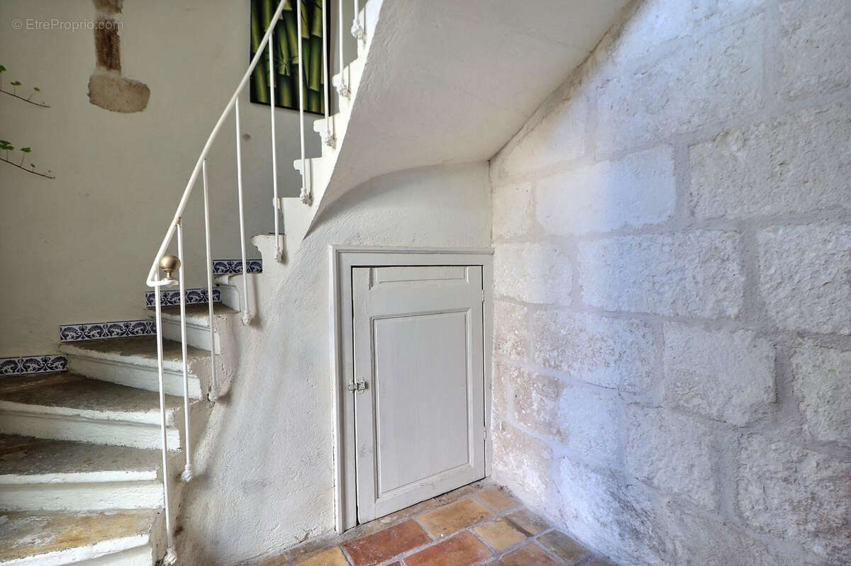 Maison à SAINT-BRES