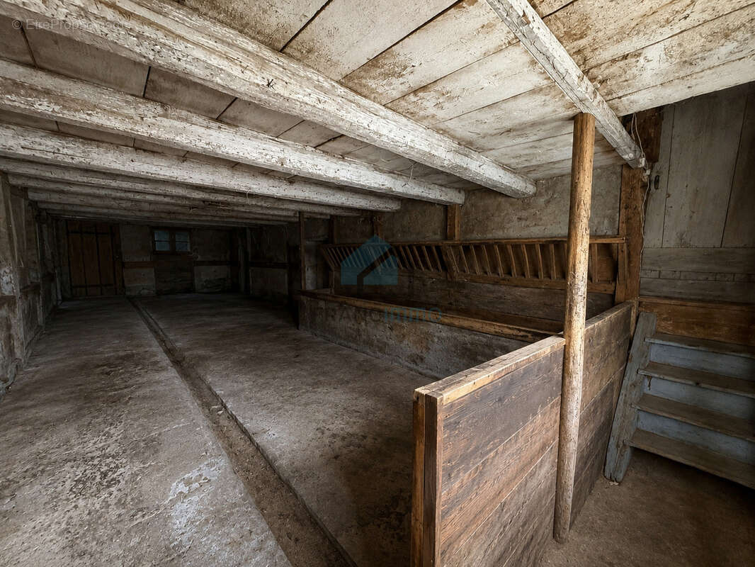 Montecheroux - ancienne ferme avec grand terrain - photo 12