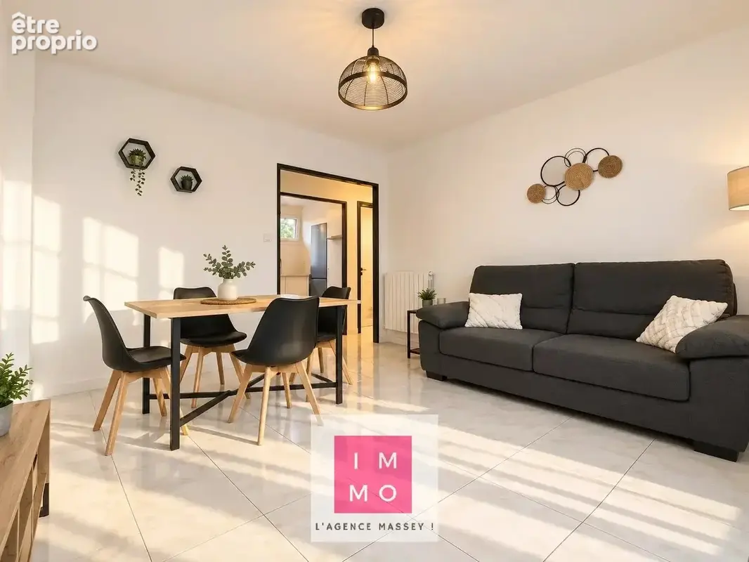Appartement T4 rénové – 3 chambres et beaux volumes en hyper centre de Tarbes - photo 1