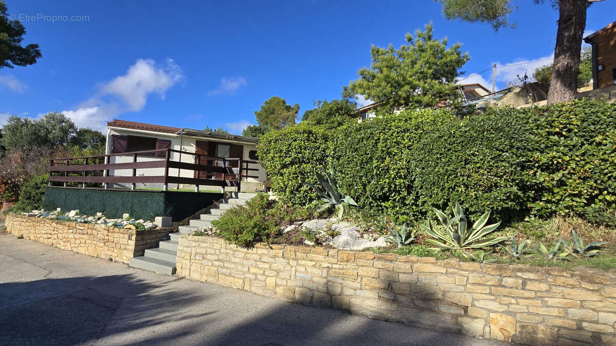 Maison à LE CASTELLET