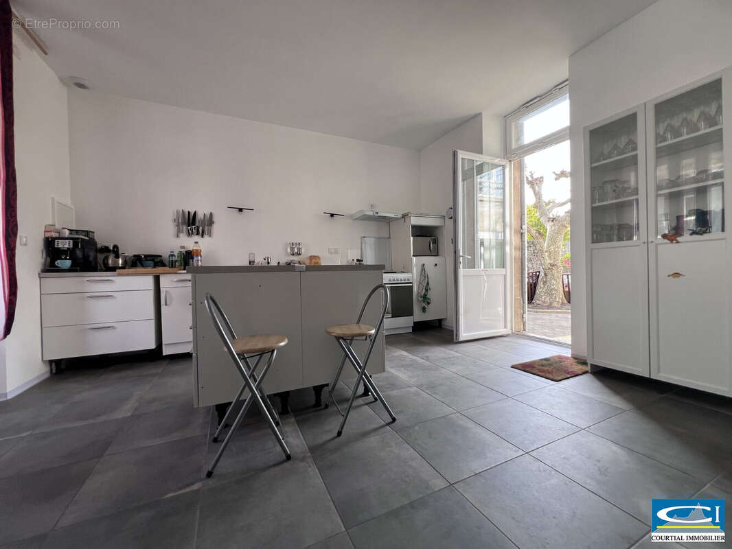 Maison à SERVES-SUR-RHONE