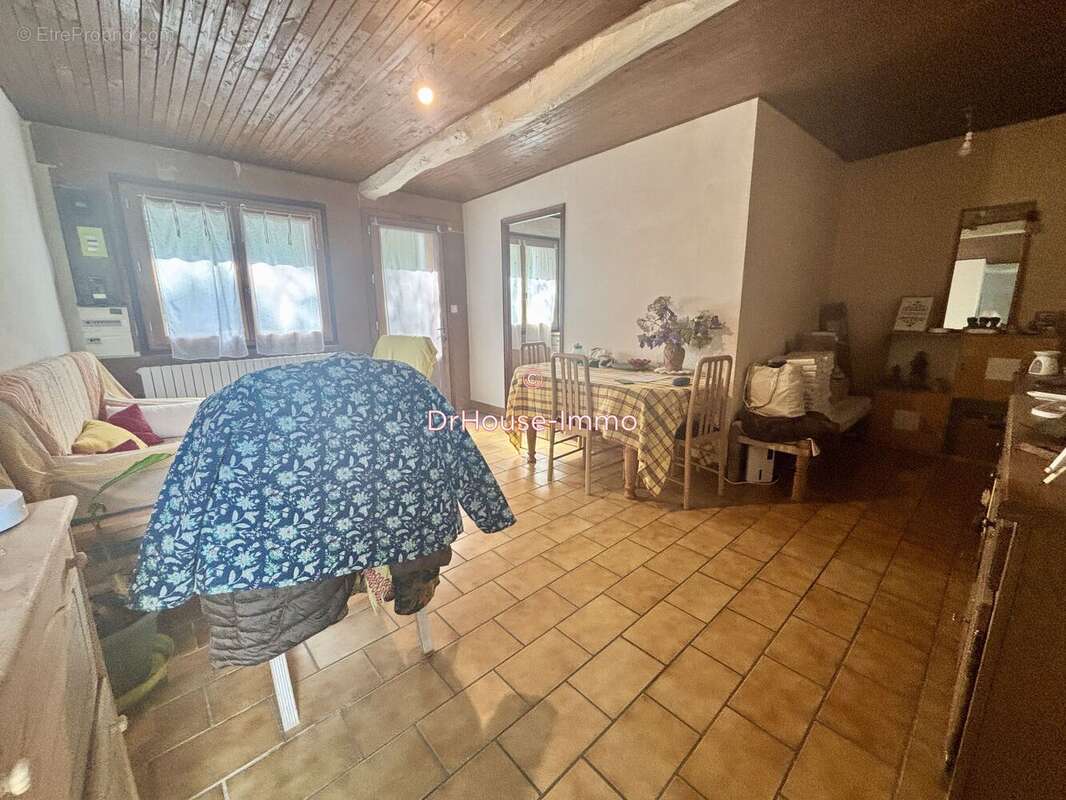 Maison à AGONAC