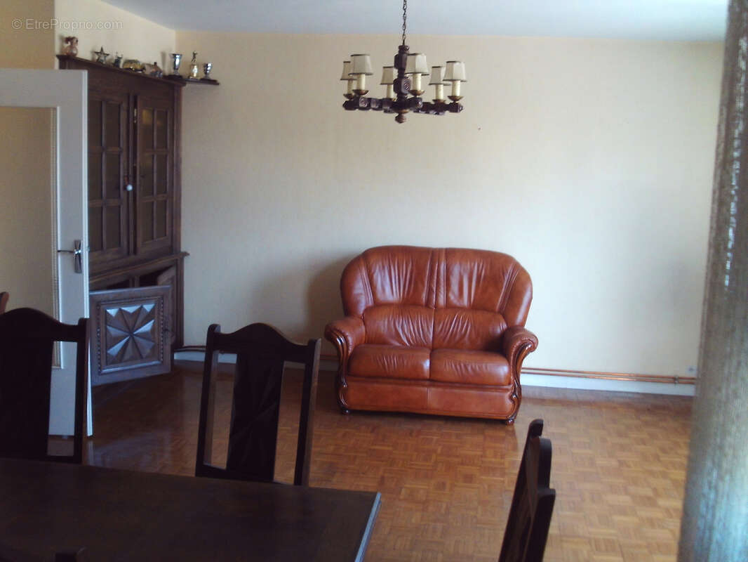 Appartement T3 avec balcon, cave et garage - photo 5