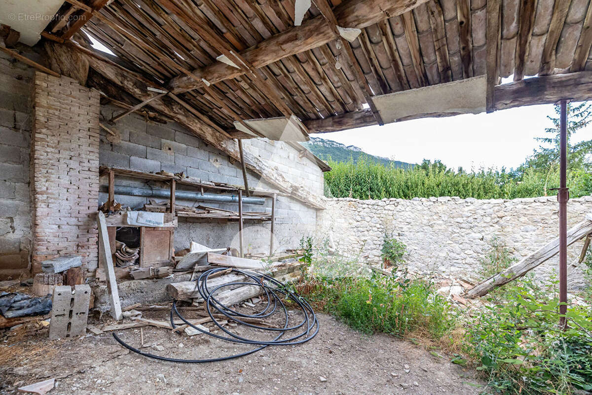 SIGOTTIER (05700) - Corps de ferme à rénover avec fort potentiel - photo 9
