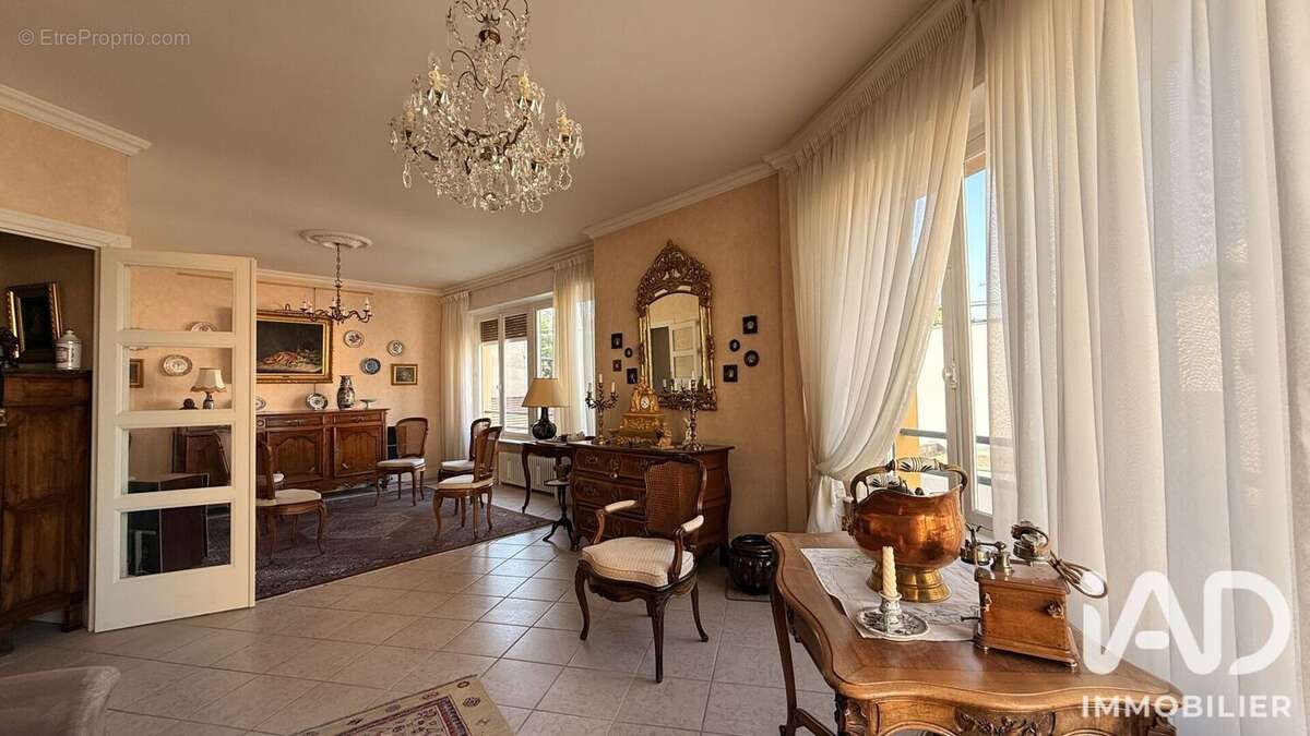 Appartement 100 m² à Roanne  - photo 6
