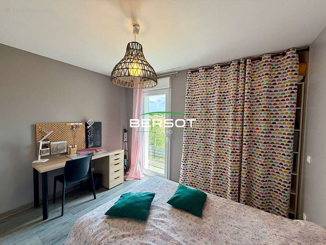 EXCLUSIVITÉ BERSOT IMMOBILIER - Villa contemporaine 145 m² avec 3 chambres, bureau, terrain de 946 m² et vue dégagée - photo 17