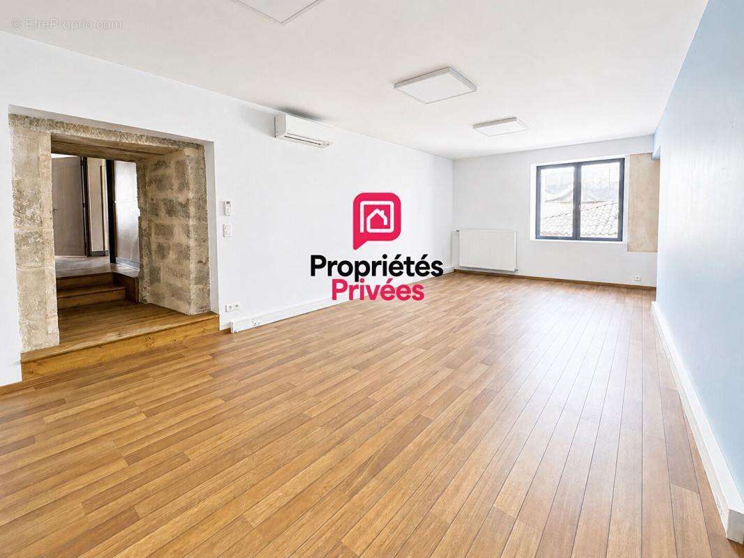 Immeuble en pierre avec garage, cour privative et fort potentiel d'aménagement - photo 3