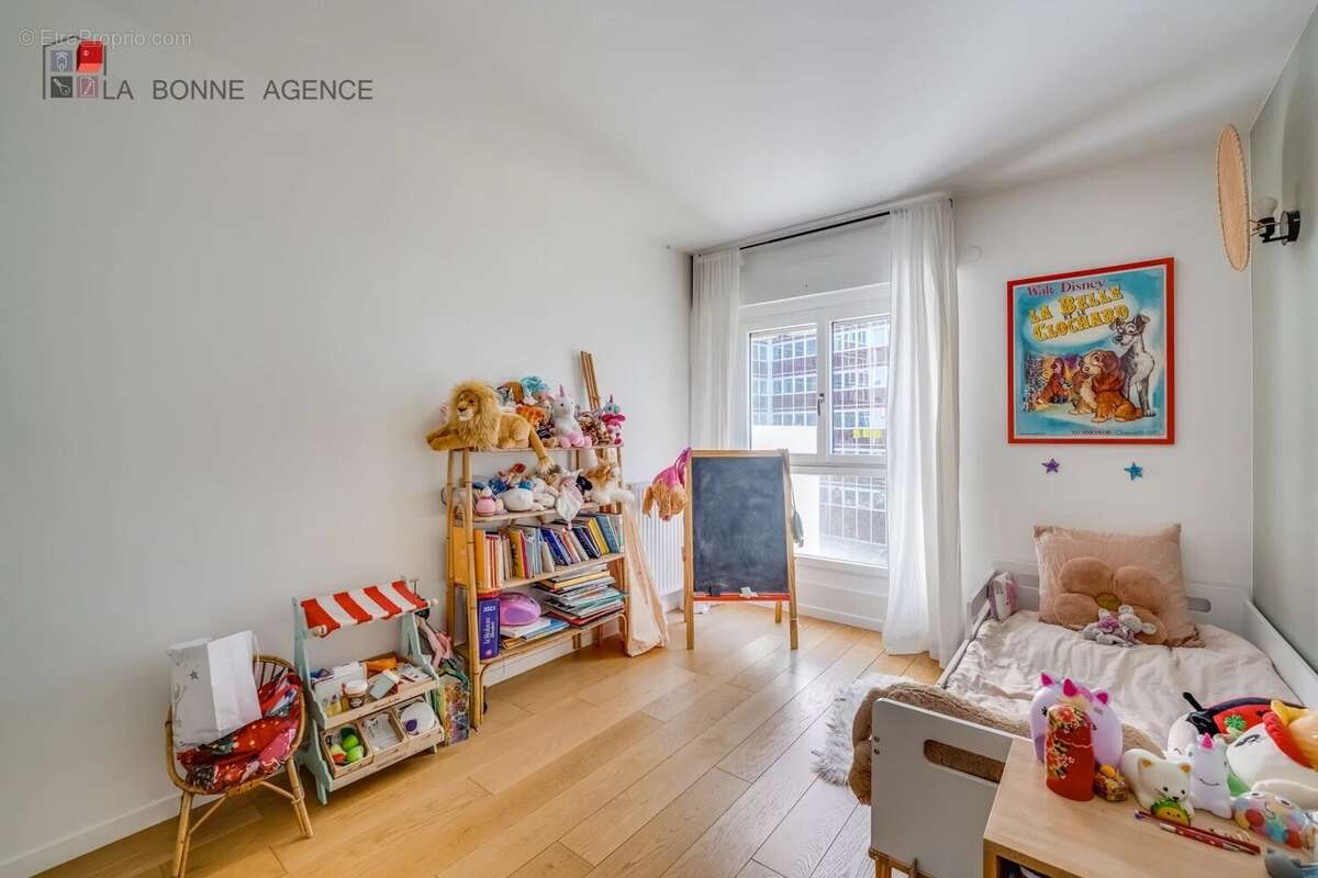Appartement à PARIS-15E