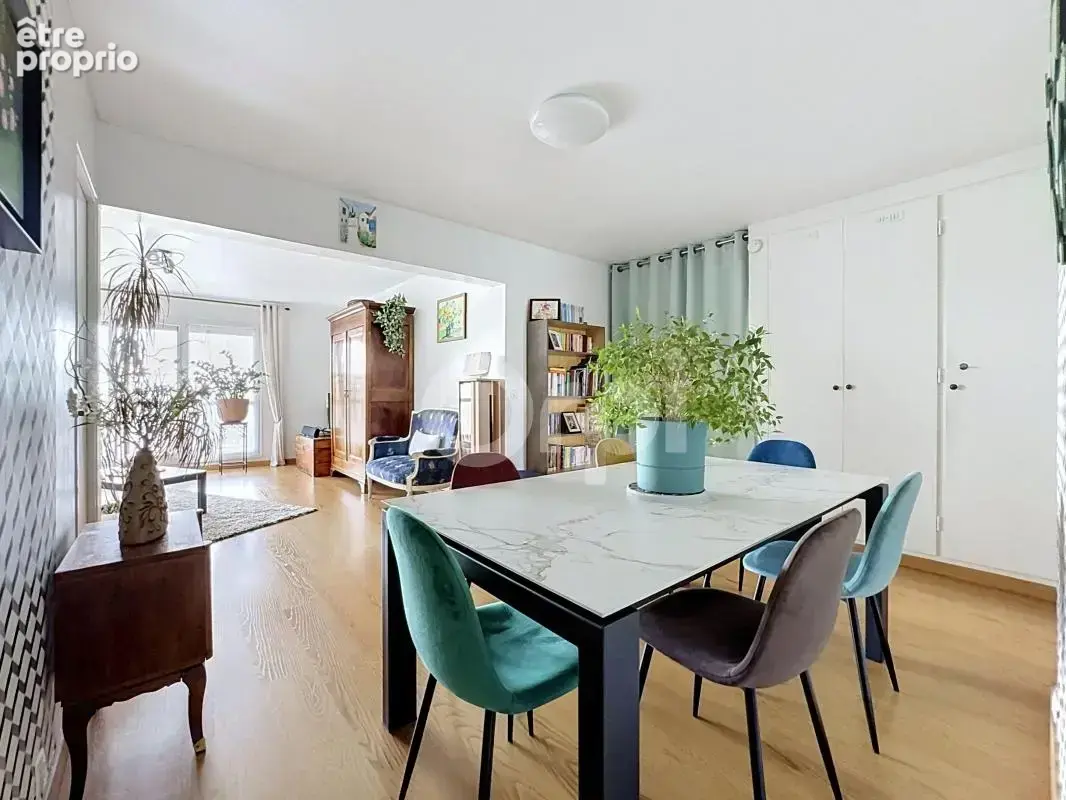 RER A et bois - 3 pièces 80m² avec terrasse plein sud - vue panoramique - photo 6