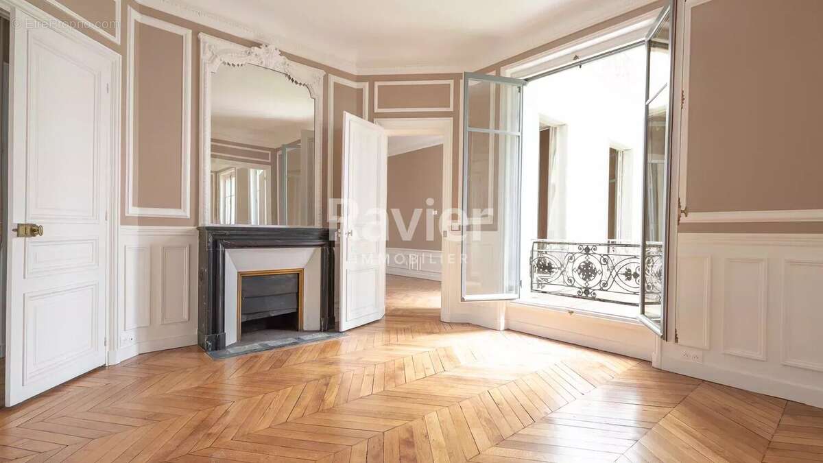 Appartement à PARIS-17E