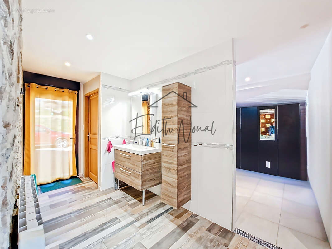 Maison à VILLEFRANCHE-DE-PANAT