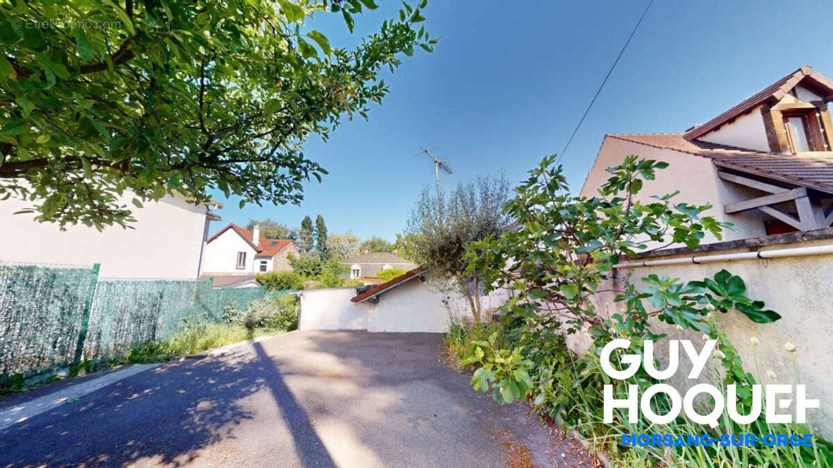 Maison à SAINTE-GENEVIEVE-DES-BOIS