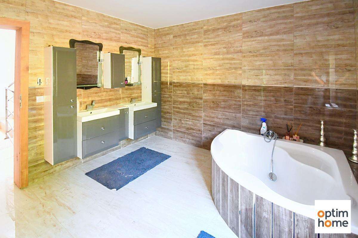 Tres belle maison individuelle - 4 chambres - 2 salles de bain - 2 garages - terrain de 25 ares - photo 43