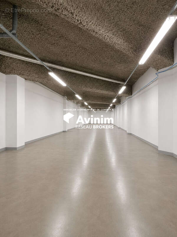 Commerce 822 m² à Saint-Martin-D'heres  - photo 7