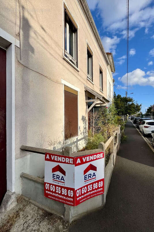 Autre à SAINT-PIERRE-LES-NEMOURS