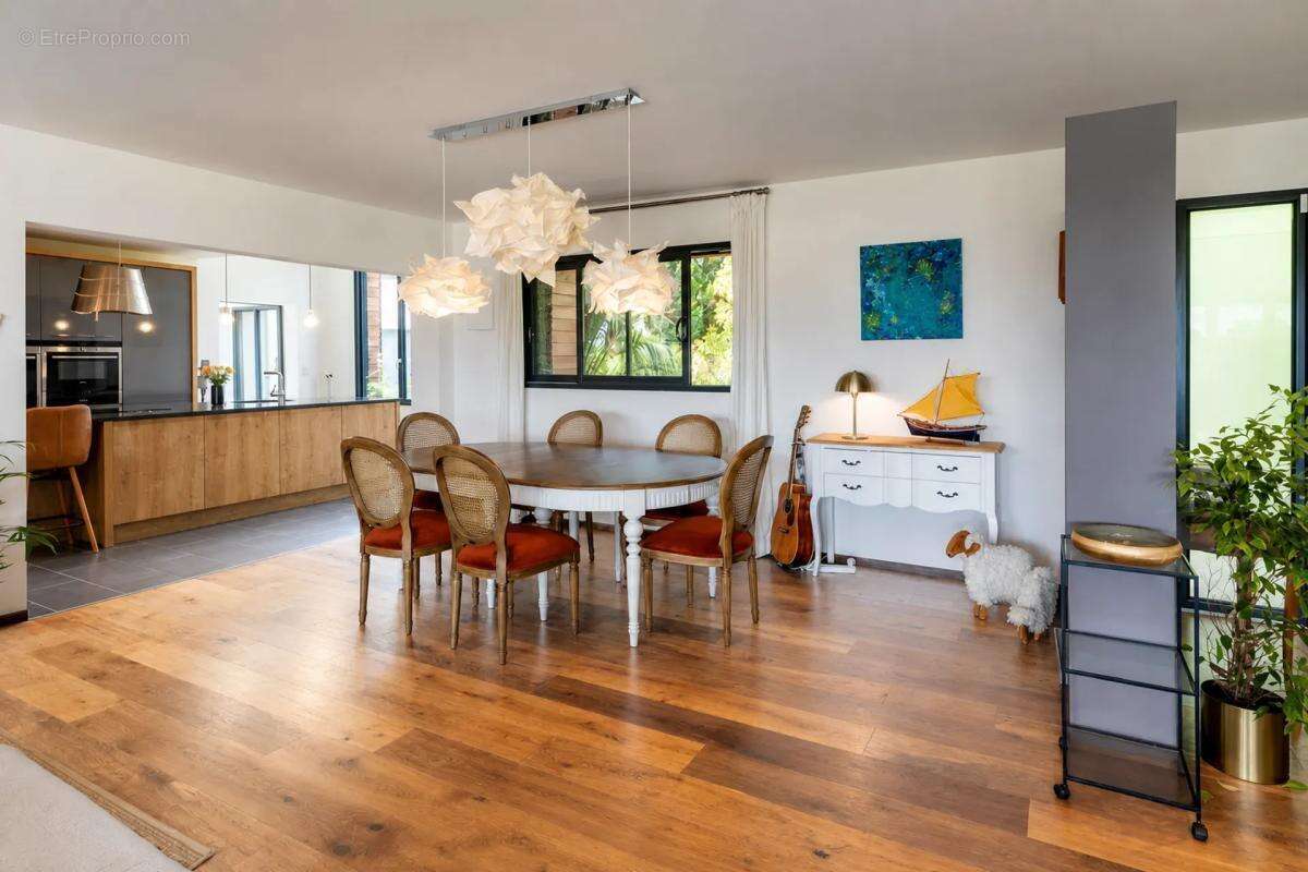 Maison contemporaine 242m2 avec piscine - photo 6