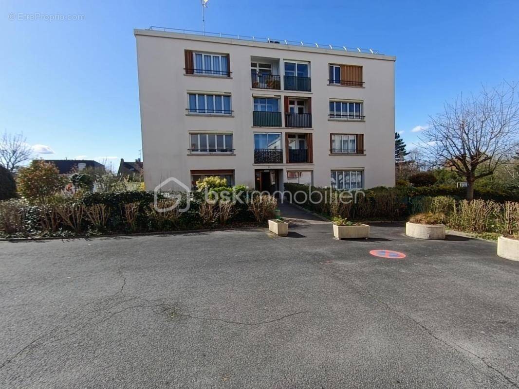 Appartement à SAINTE-GENEVIEVE-DES-BOIS